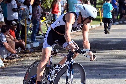 Prestes a comemorar 25 anos da sua primeira conquista no circuito, triatleta fará parte de largada especial, no próximo dia 11 de dezembro, com a participação de amigos da época, tais como Armando Barcelos e Leandro Macedo / Foto: João Pires/Divulgação